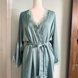 Victoria's Secret Lace-Trim Satin 3-piece Set Robe / Cami / Shorts